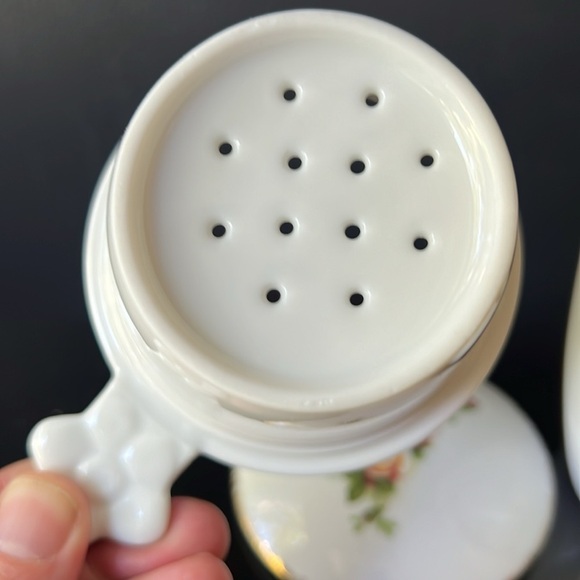 Rare Royal Albert Tea Strainer Mug Old Country Roses Tea Cup China - Picture 8 of 10